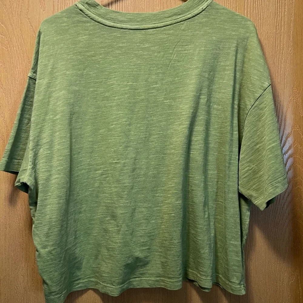Universal Day Crop Top - Picture 2 of 4